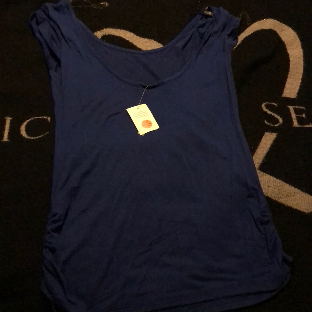 Cute blue top